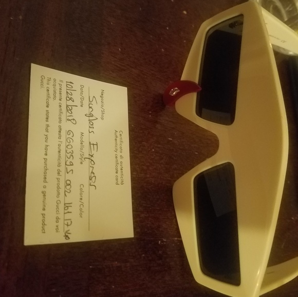 Sunglases - Picture 2 of 3